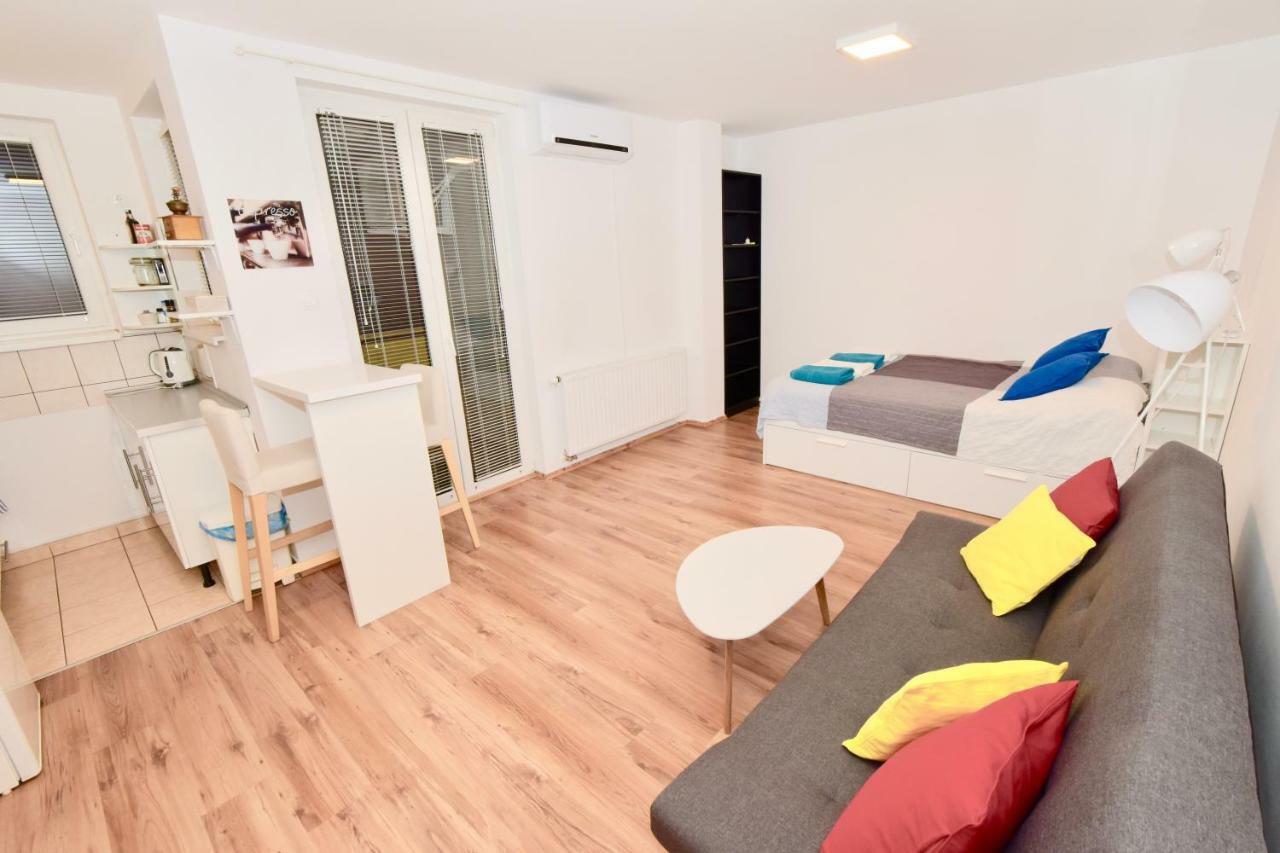 Central Studio Boulevard Budapest Extérieur photo