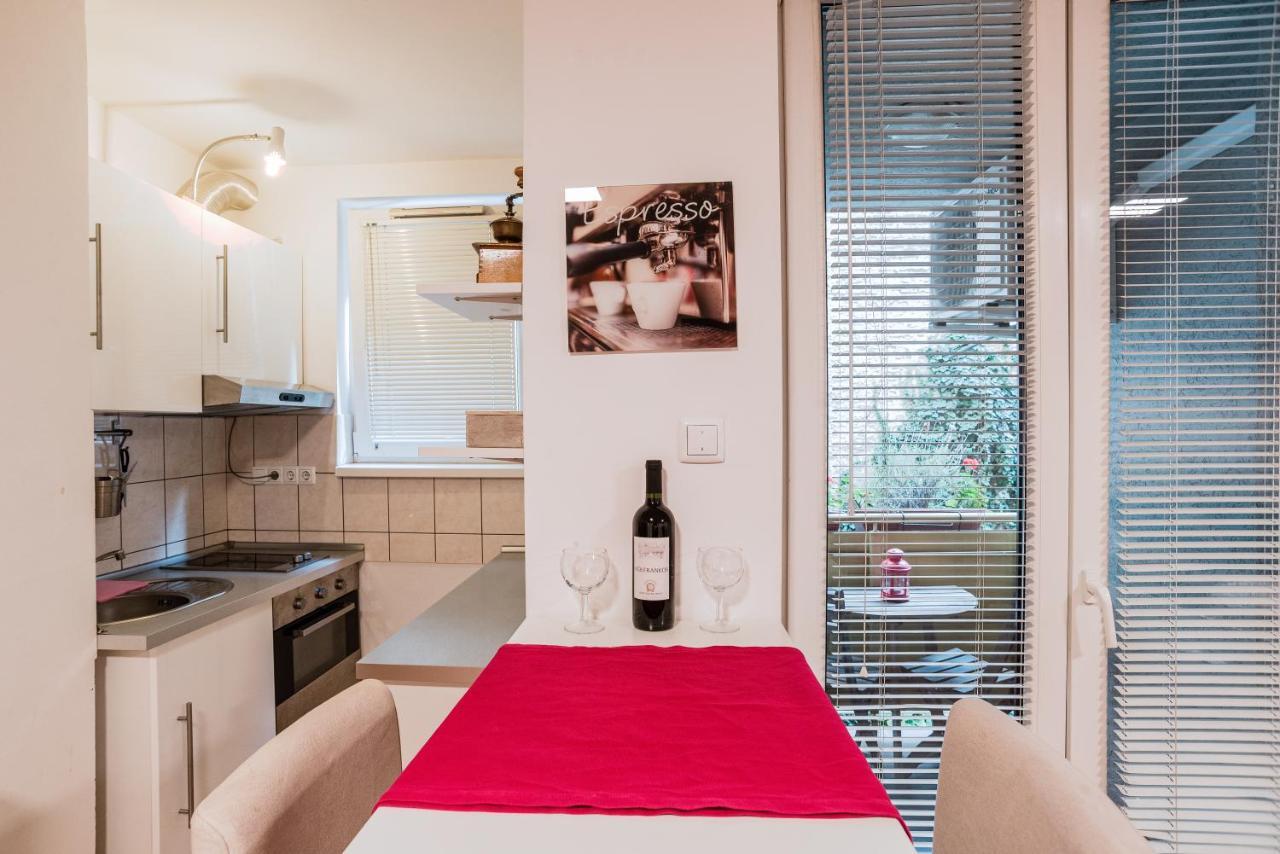 Central Studio Boulevard Budapest Extérieur photo