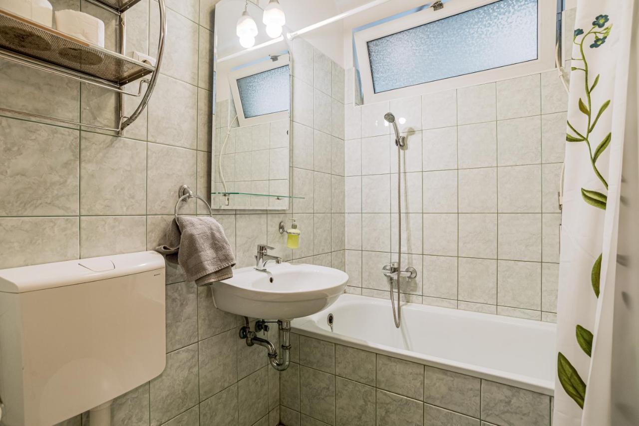Central Studio Boulevard Budapest Extérieur photo